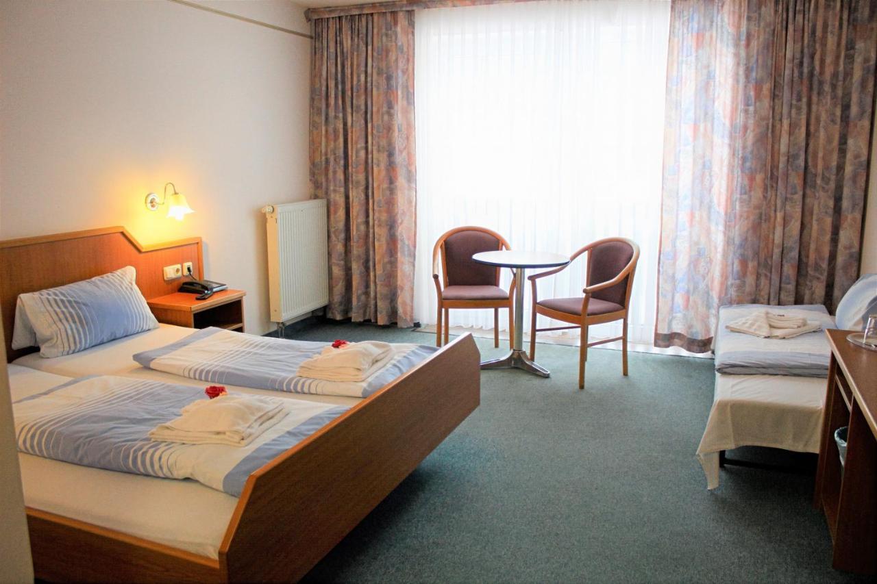 Waldhotel Feldbachtal نويهاوس آم رنفيغ المظهر الخارجي الصورة