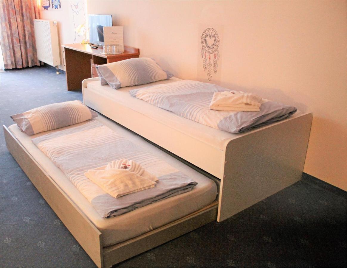 Waldhotel Feldbachtal نويهاوس آم رنفيغ المظهر الخارجي الصورة