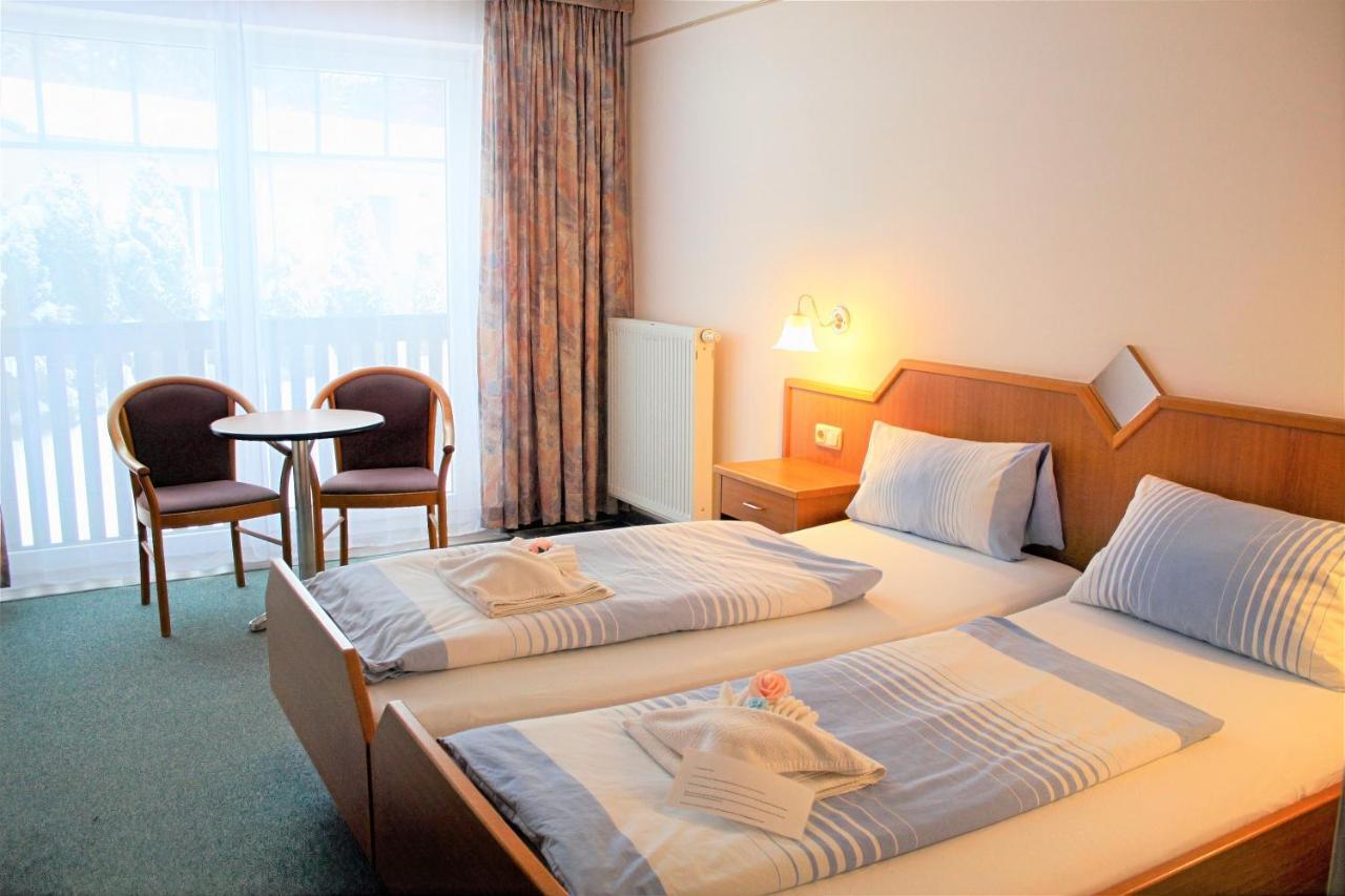 Waldhotel Feldbachtal نويهاوس آم رنفيغ المظهر الخارجي الصورة