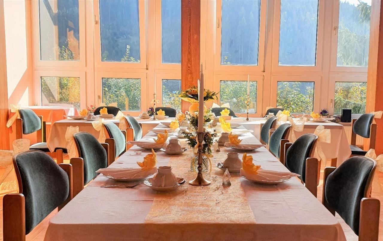 Waldhotel Feldbachtal نويهاوس آم رنفيغ المظهر الخارجي الصورة